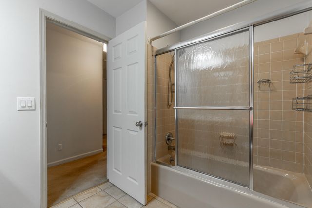 6501 Lake Shadows Circle, Hixson, TN 37343