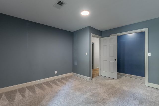 6501 Lake Shadows Circle, Hixson, TN 37343