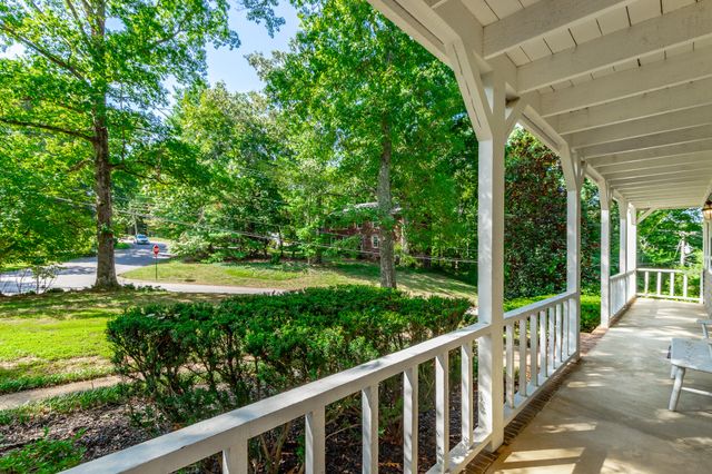 6501 Lake Shadows Circle, Hixson, TN 37343