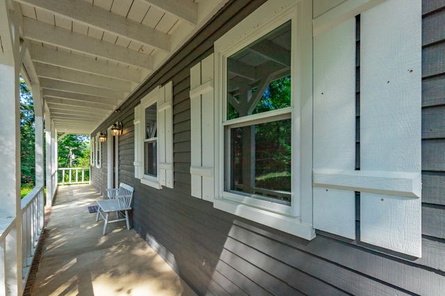 6501 Lake Shadows Circle, Hixson, TN 37343