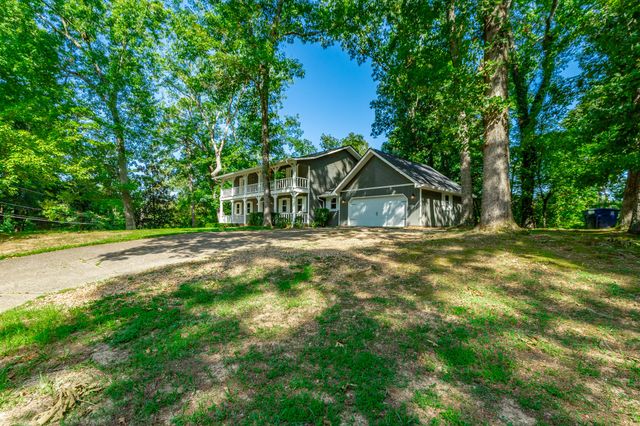 6501 Lake Shadows Circle, Hixson, TN 37343