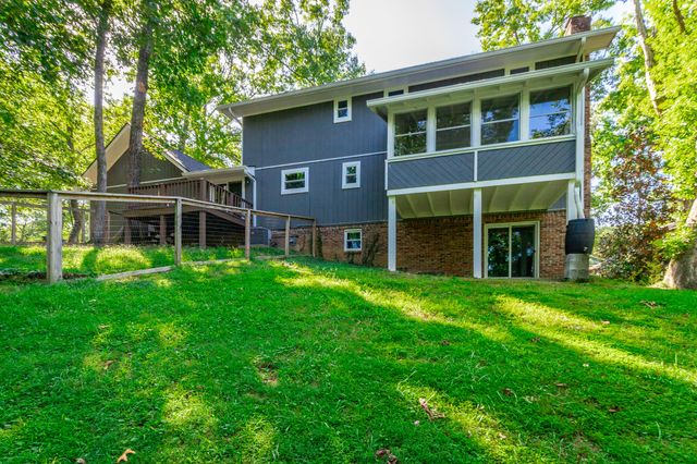 6501 Lake Shadows Circle, Hixson, TN 37343