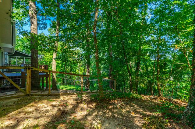 6501 Lake Shadows Circle, Hixson, TN 37343