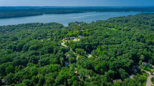 6501 Lake Shadows Circle, Hixson, TN 37343