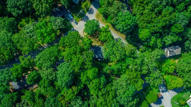 6501 Lake Shadows Circle, Hixson, TN 37343