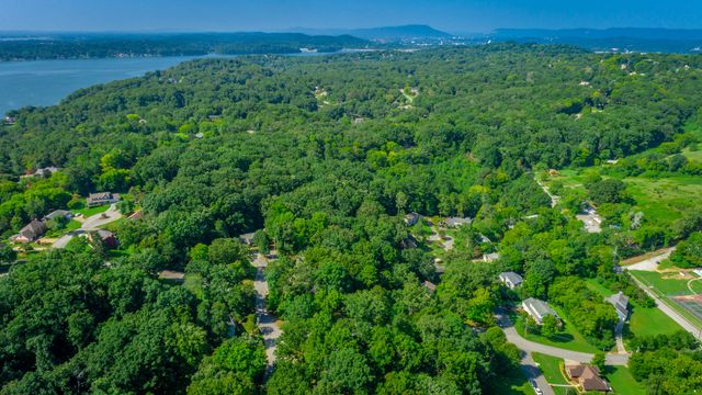 6501 Lake Shadows Circle, Hixson, TN 37343