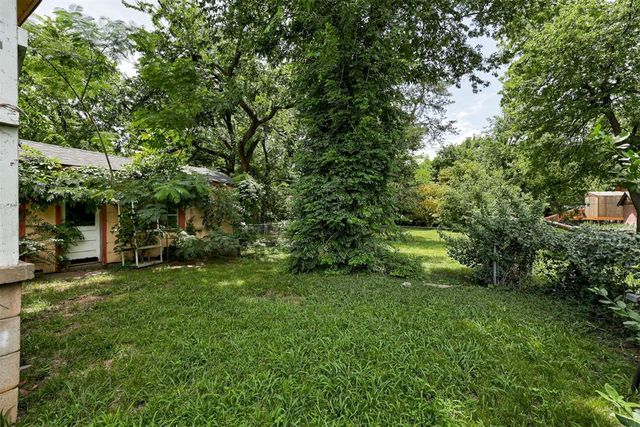 824 W Symmes Street, Norman, OK 73069