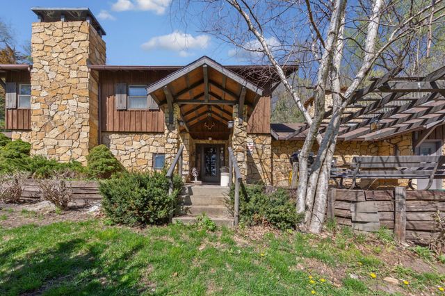 38630 US Highway 169, Saint Peter, MN 56082