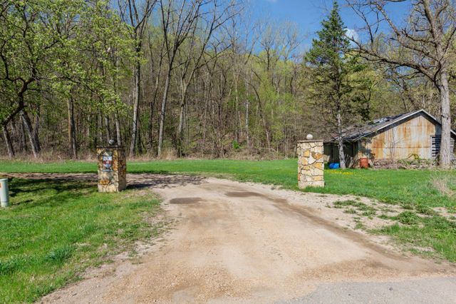 38630 US Highway 169, Saint Peter, MN 56082
