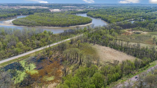 38630 US Highway 169, Saint Peter, MN 56082