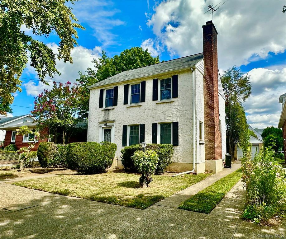 85-65 262nd Street, Floral Park, NY 11001