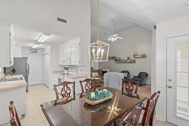 211 Princeton Dr, Dothan, AL 36301