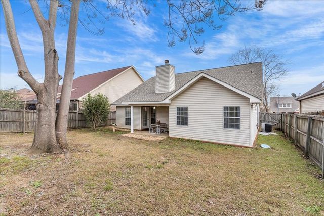 211 Princeton Dr, Dothan, AL 36301