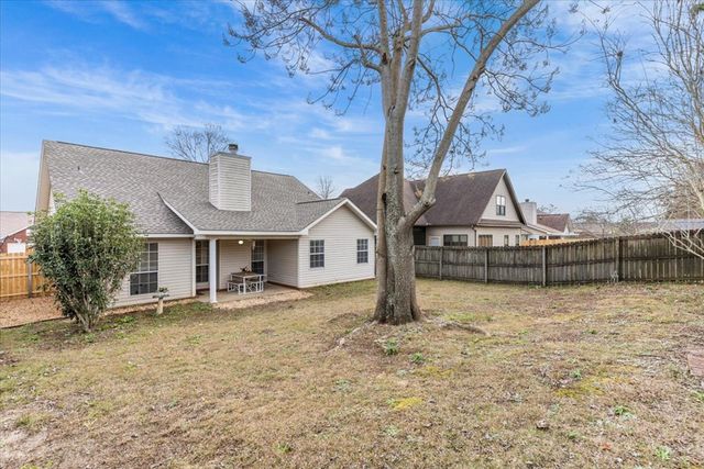 211 Princeton Dr, Dothan, AL 36301