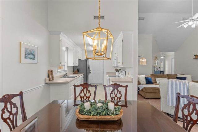 211 Princeton Dr, Dothan, AL 36301