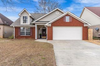 211 Princeton Dr, Dothan, AL 36301