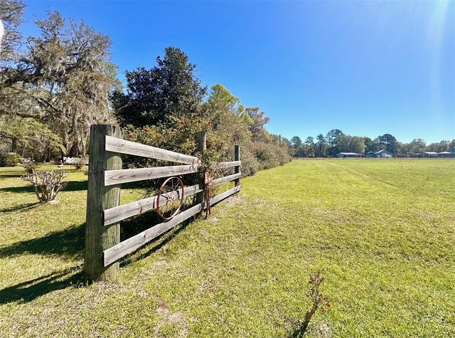 4220 NW 235TH AVENUE, Alachua, FL 32615