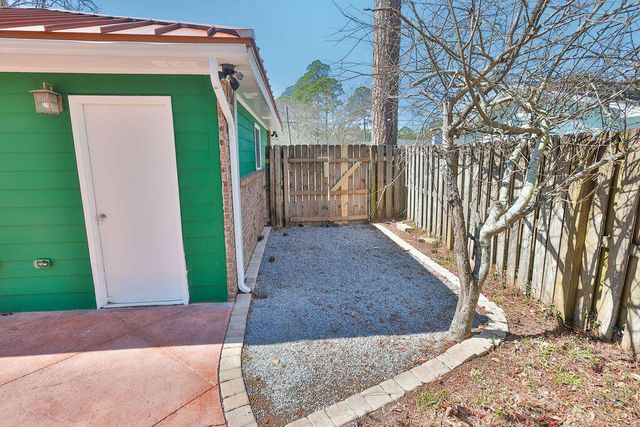 1423 Mixon Drive, Fort Walton Beach, FL 32547