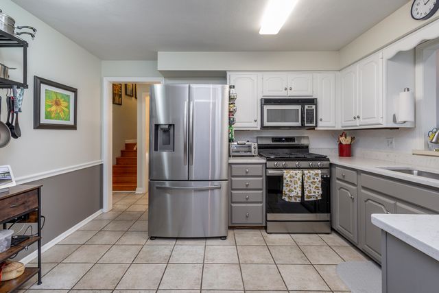 406 HULEN DR, Columbia, MO 65203