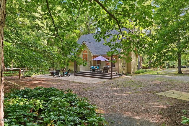 8202 Reynard Road, Chapel Hill, NC 27516