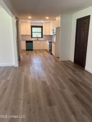 915 N Park Avenue, Columbia, MS 39429