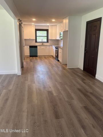 915 N Park Avenue, Columbia, MS 39429