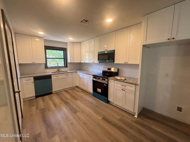 915 N Park Avenue, Columbia, MS 39429