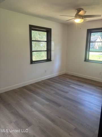 915 N Park Avenue, Columbia, MS 39429