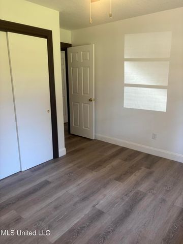 915 N Park Avenue, Columbia, MS 39429