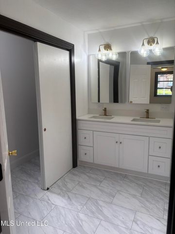 915 N Park Avenue, Columbia, MS 39429