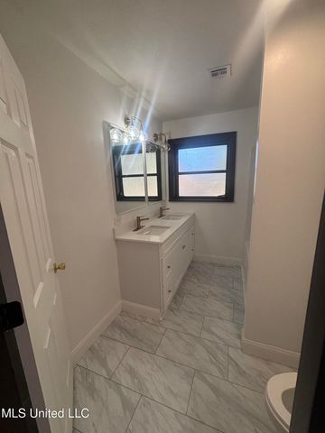 915 N Park Avenue, Columbia, MS 39429