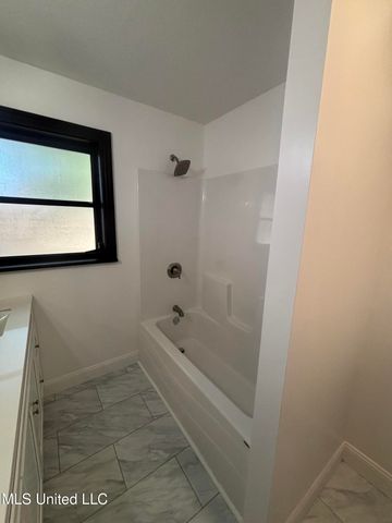 915 N Park Avenue, Columbia, MS 39429