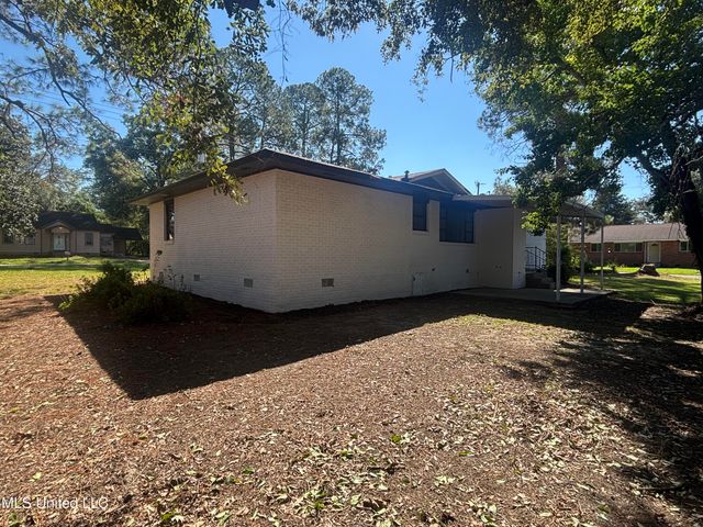 915 N Park Avenue, Columbia, MS 39429