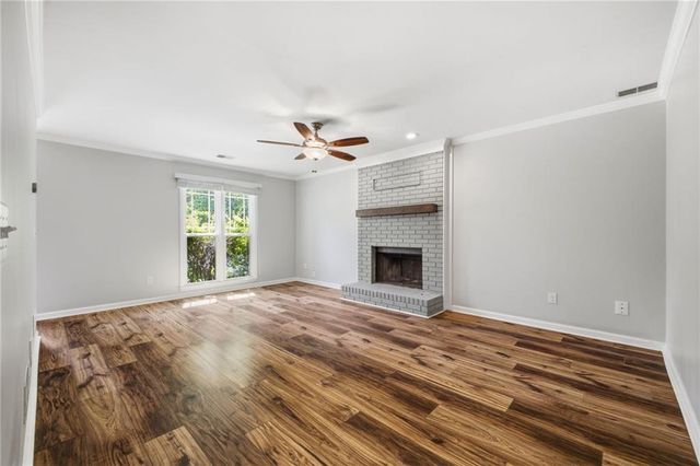 734 Creek Trail NW, Kennesaw, GA 30144