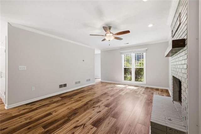 734 Creek Trail NW, Kennesaw, GA 30144