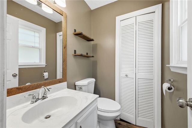 734 Creek Trail NW, Kennesaw, GA 30144