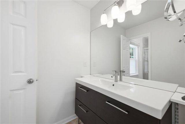734 Creek Trail NW, Kennesaw, GA 30144