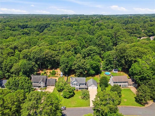 734 Creek Trail NW, Kennesaw, GA 30144