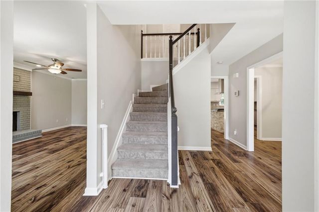 734 Creek Trail NW, Kennesaw, GA 30144