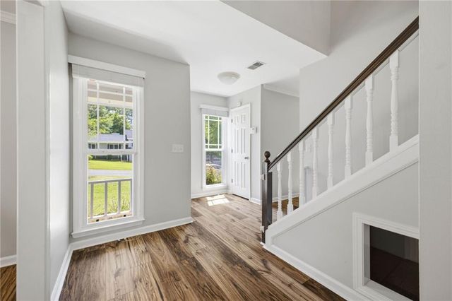 734 Creek Trail NW, Kennesaw, GA 30144