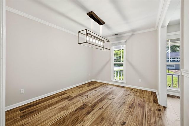 734 Creek Trail NW, Kennesaw, GA 30144
