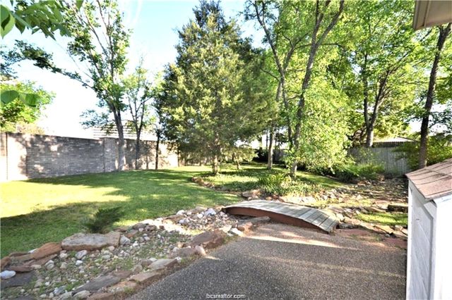 315 Chimney Hill Drive, College Station, TX 77840