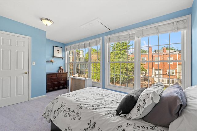 2305 38TH ST NW, Washington, DC 20007