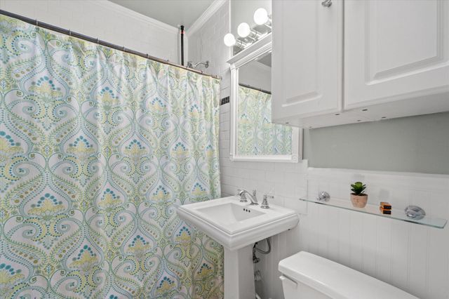 2305 38TH ST NW, Washington, DC 20007