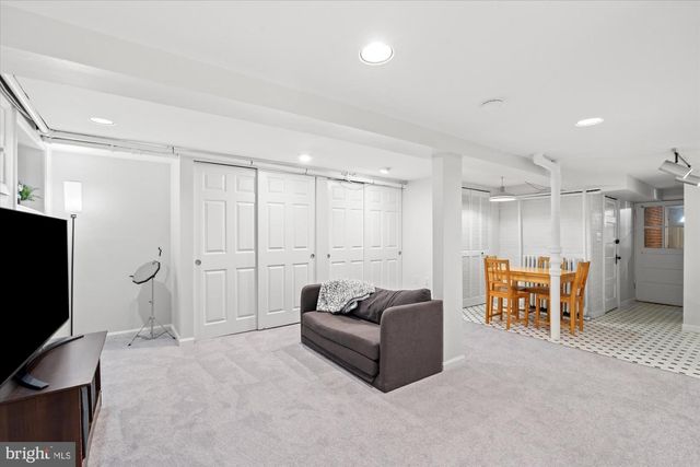 2305 38TH ST NW, Washington, DC 20007