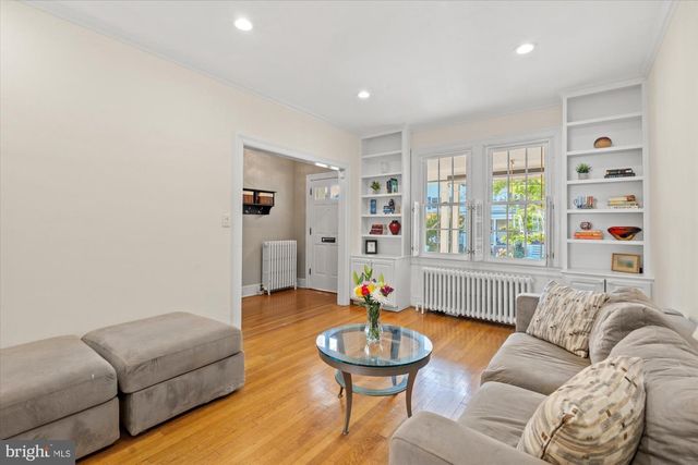 2305 38TH ST NW, Washington, DC 20007
