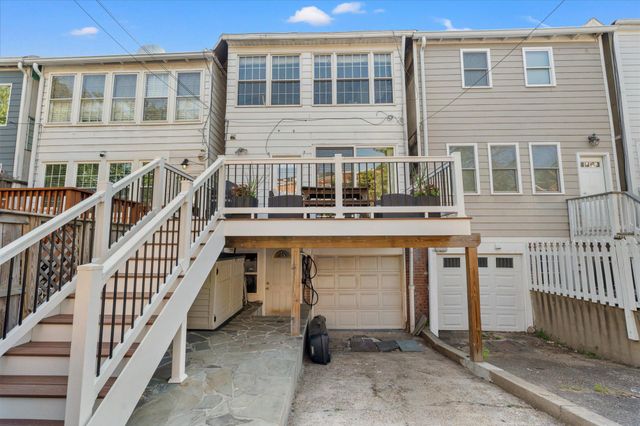 2305 38TH ST NW, Washington, DC 20007