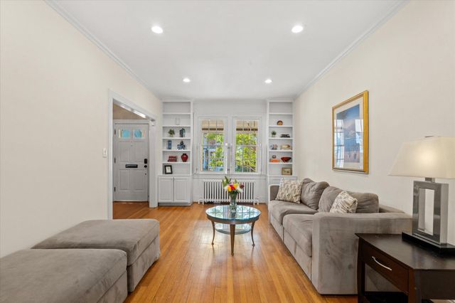 2305 38TH ST NW, Washington, DC 20007