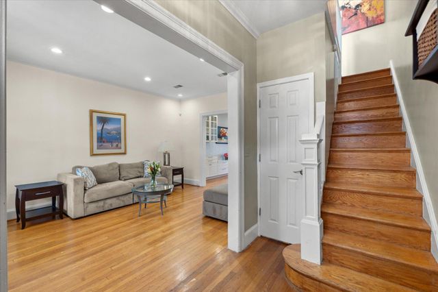 2305 38TH ST NW, Washington, DC 20007
