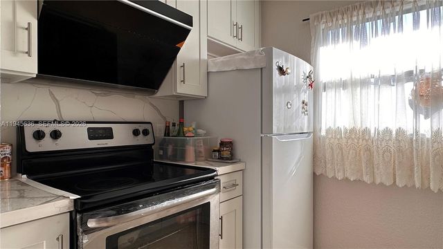 8189 SW 24th St 8189, Davie, FL 33324